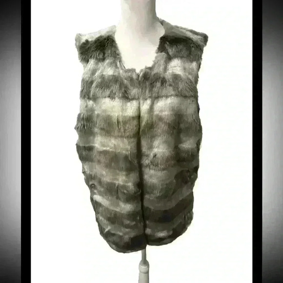 Ruby Road Gray Striped Faux Fur Vest Mob Wife Style - Picture 1 of 5